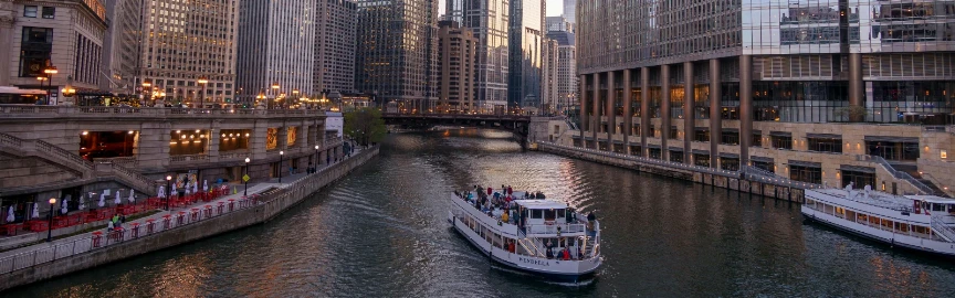 10 Things You Should Absolutely Do on The Chicago Riverwalk