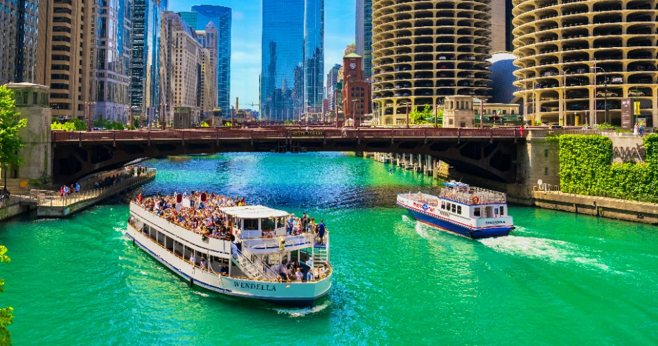 10 Things You Should Absolutely Do on The Chicago Riverwalk