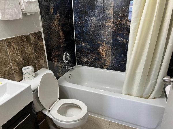 Miami Inn & Suites image 7